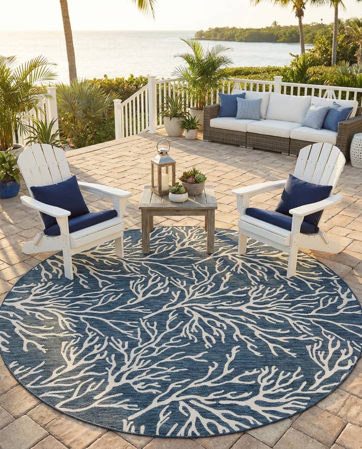 Detail image of 10' x 10' Easy-Clean Coastal Indoor / Outdoor Round Rug