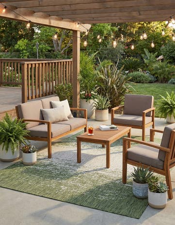 7' x 10' Easy-Clean Modern Indoor / Outdoor Rug
