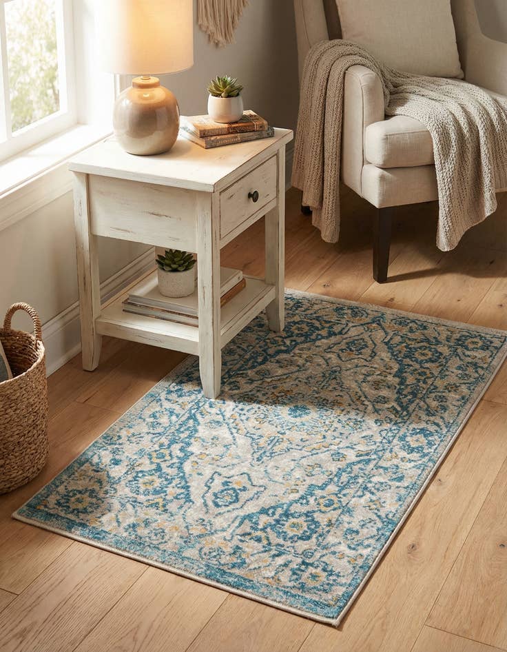 Detail image of 2' x 3' Lola Rug