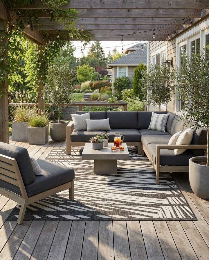 7' x 10' Easy-Clean Modern Indoor / Outdoor Rug