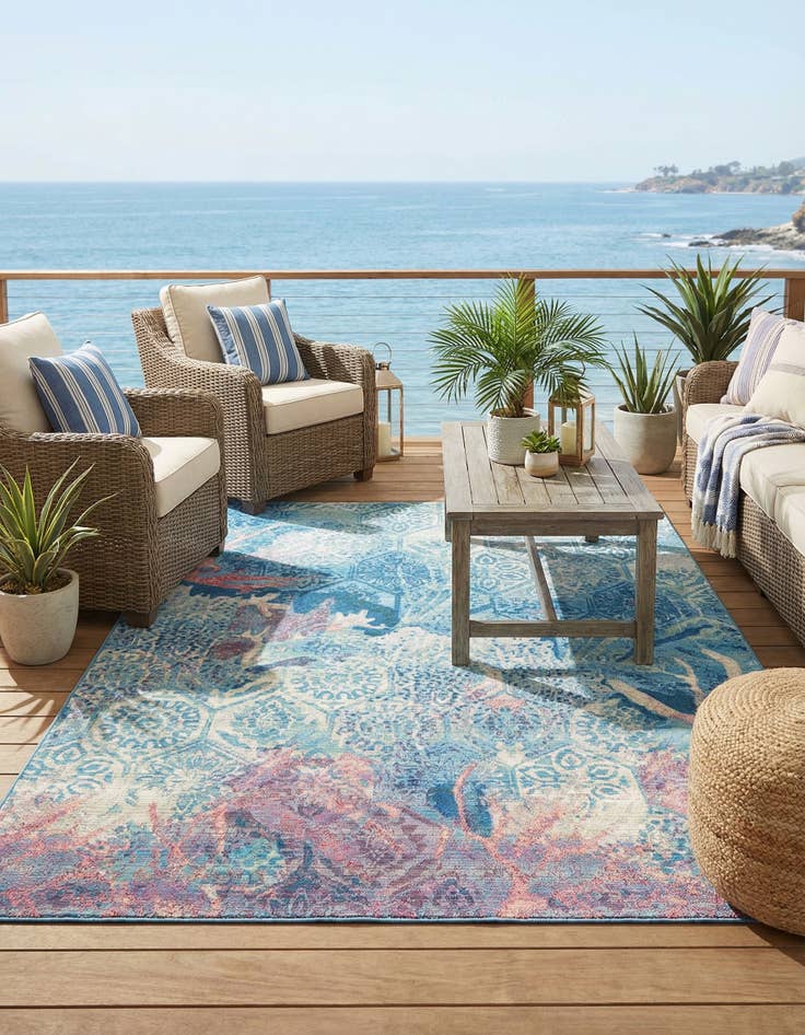 Detail image of 7' x 10'  Washable Coastal Indoor / Outdoor Rug