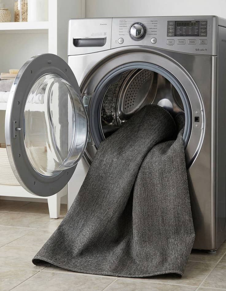 Detail image of 7' 10 x 7' 10  Washable Solid Indoor / Outdoor Square Rug