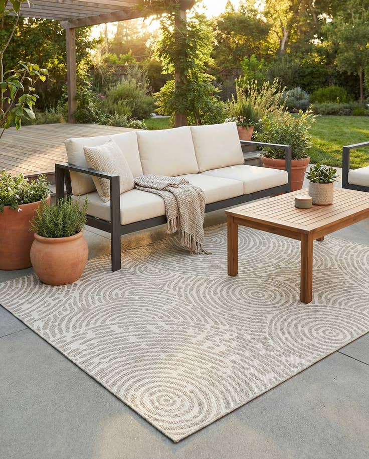 Detail image of 5' 3 x 7' Easy-Clean Modern Indoor / Outdoor Rug