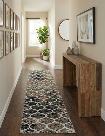 2' 7 x 11' Lattice Frieze Runner Rug