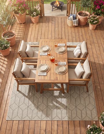 7' 10 x 7' 10 Easy-Clean Lattice Indoor / Outdoor Square Rug
