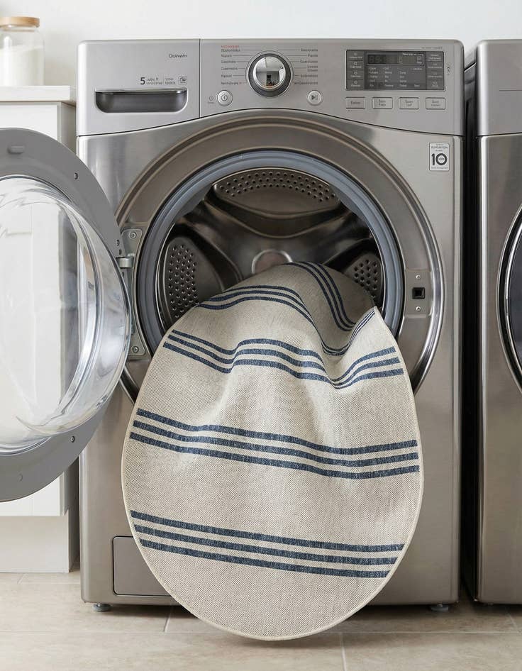 Detail image of 5' 3 x 8'  Washable Jill Zarin Anguilla Indoor / Outdoor Oval Rug