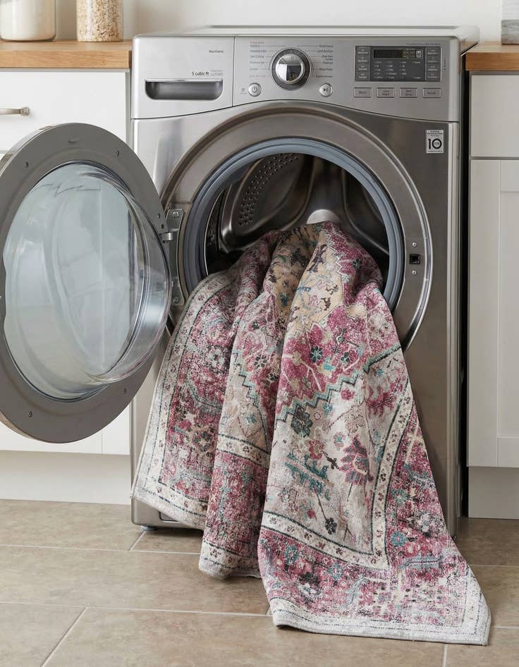 Detail image of 7' 10 x 7' 10  Washable Yara Square Rug