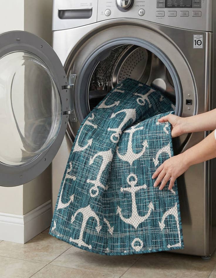 Detail image of 2' x 3'  Washable Coastal Indoor / Outdoor Rug