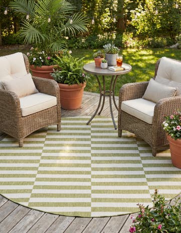 10' x 10' Easy-Clean Ribbon Indoor / Outdoor Round Rug