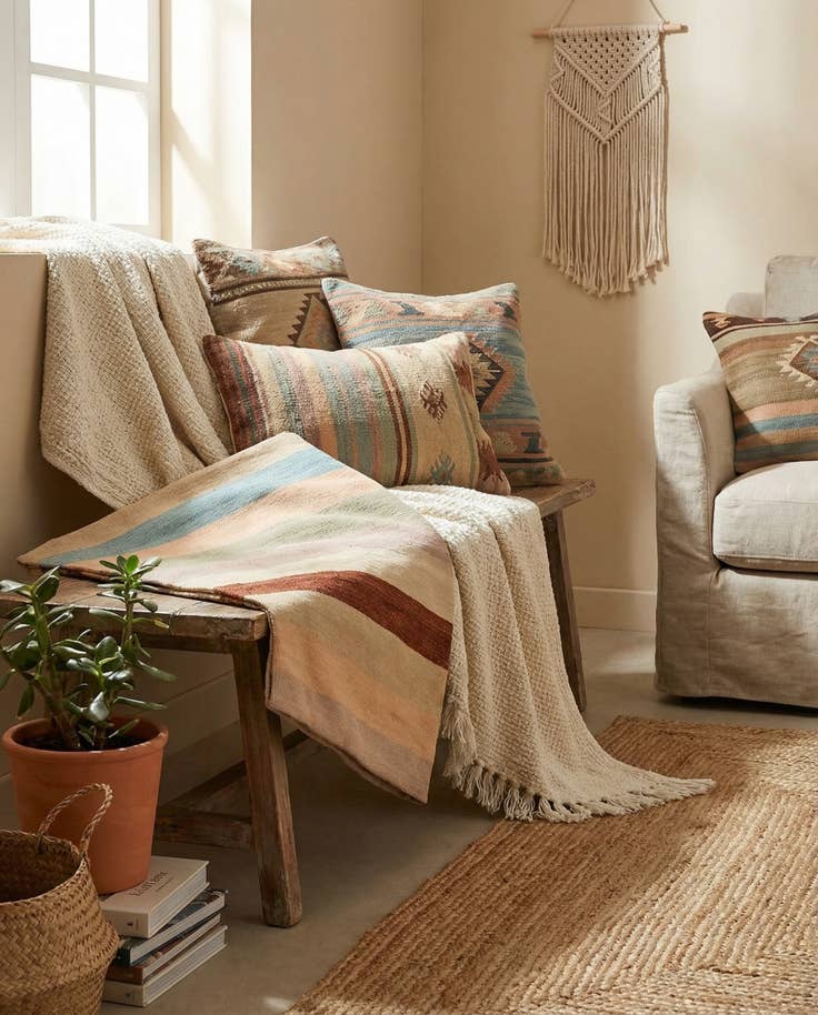 Detail image of 2' 5 x 2' 5 Hand Woven Pillow Wool Square Rug