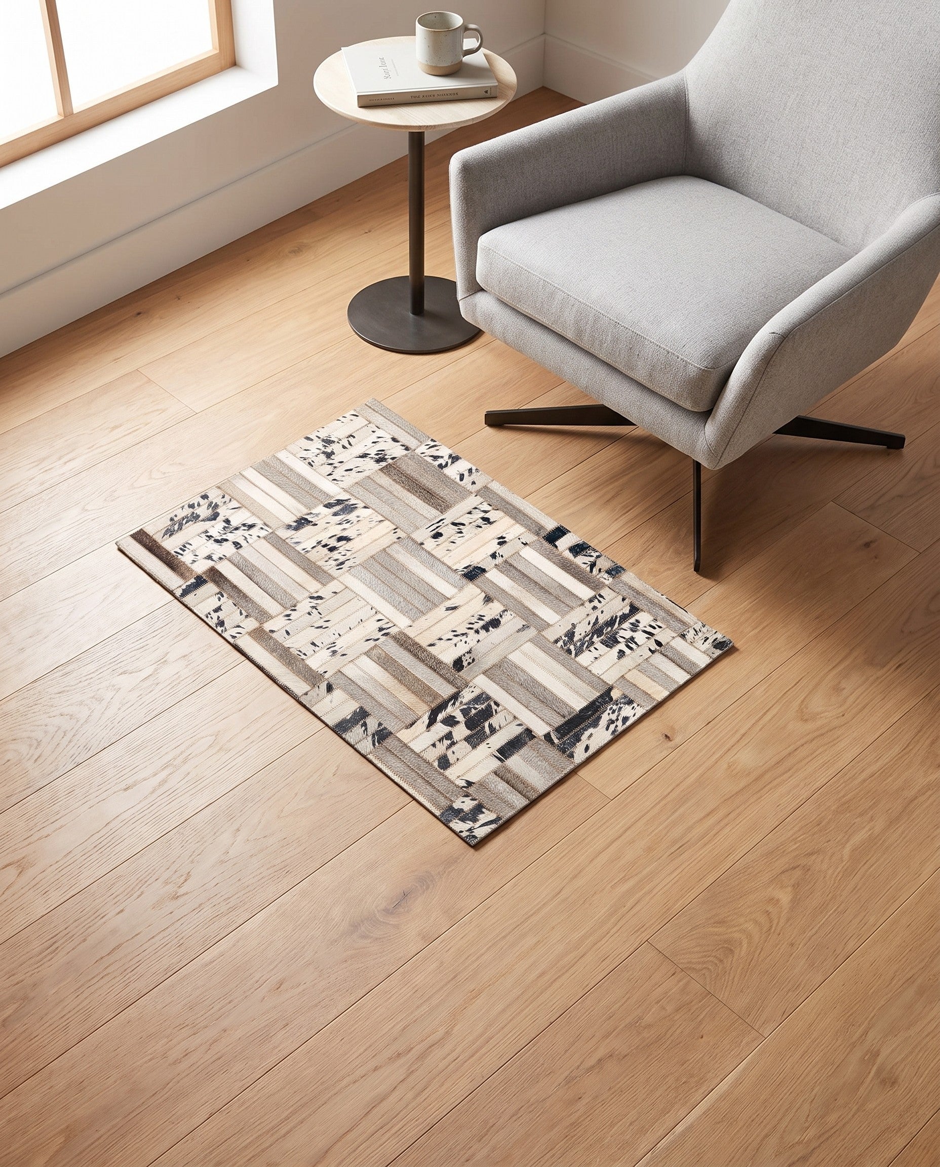 2' 1 x 3' 1 Cowhide Rug