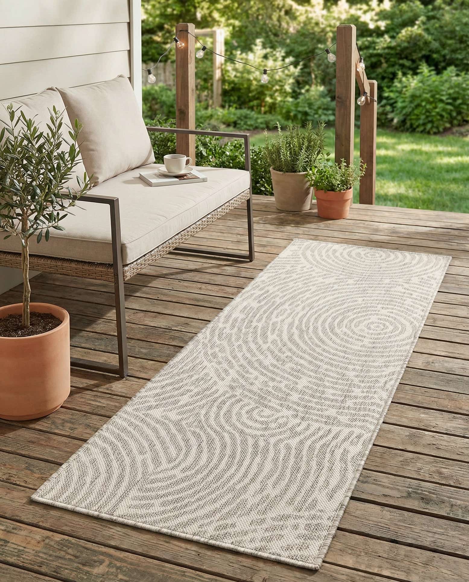 2' x 5' 3 Easy-Clean Modern Indoor / Outdoor Runner Rug