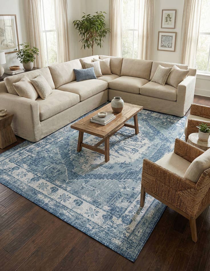 Detail image of 7' 10 x 11' Easy-Clean Traditional Indoor / Outdoor Rug