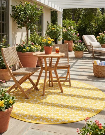 7' 10 x 7' 10 Easy-Clean Trellis Indoor / Outdoor Round Rug