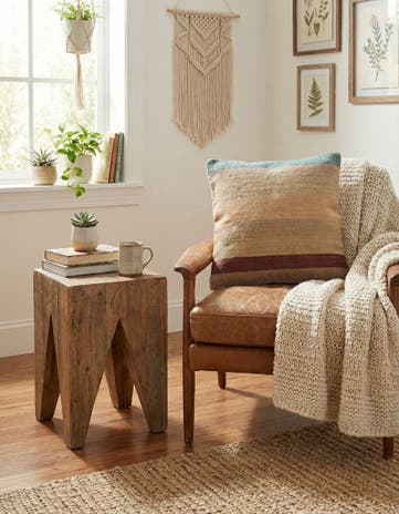 1' 5 x 1' 6 Hand Woven Pillow Wool Square Rug