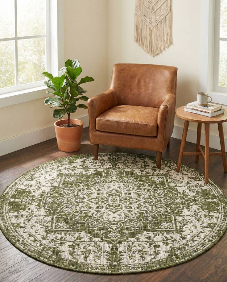 Detail image of 4' x 4' Easy-Clean Jill Zarin Dubai Indoor / Outdoor Round Rug