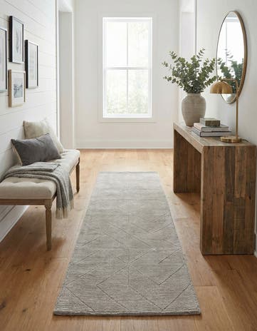 2' x 8' WoolCraft Geometric Runner Rug