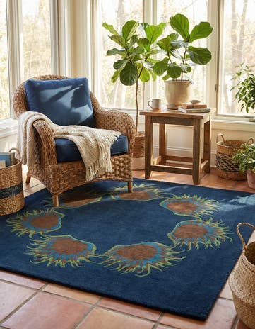 7' 6 x 7' 7 Agra Square Rug
