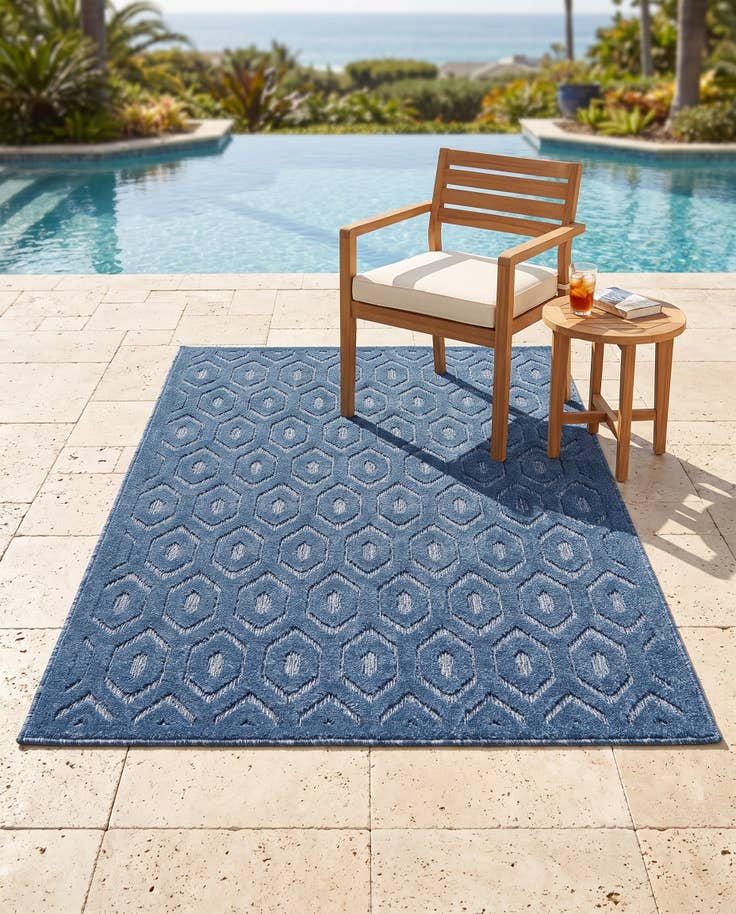 Detail image of 4' x 6' Easy-Clean Trellis Textured Indoor / Outdoor Rug