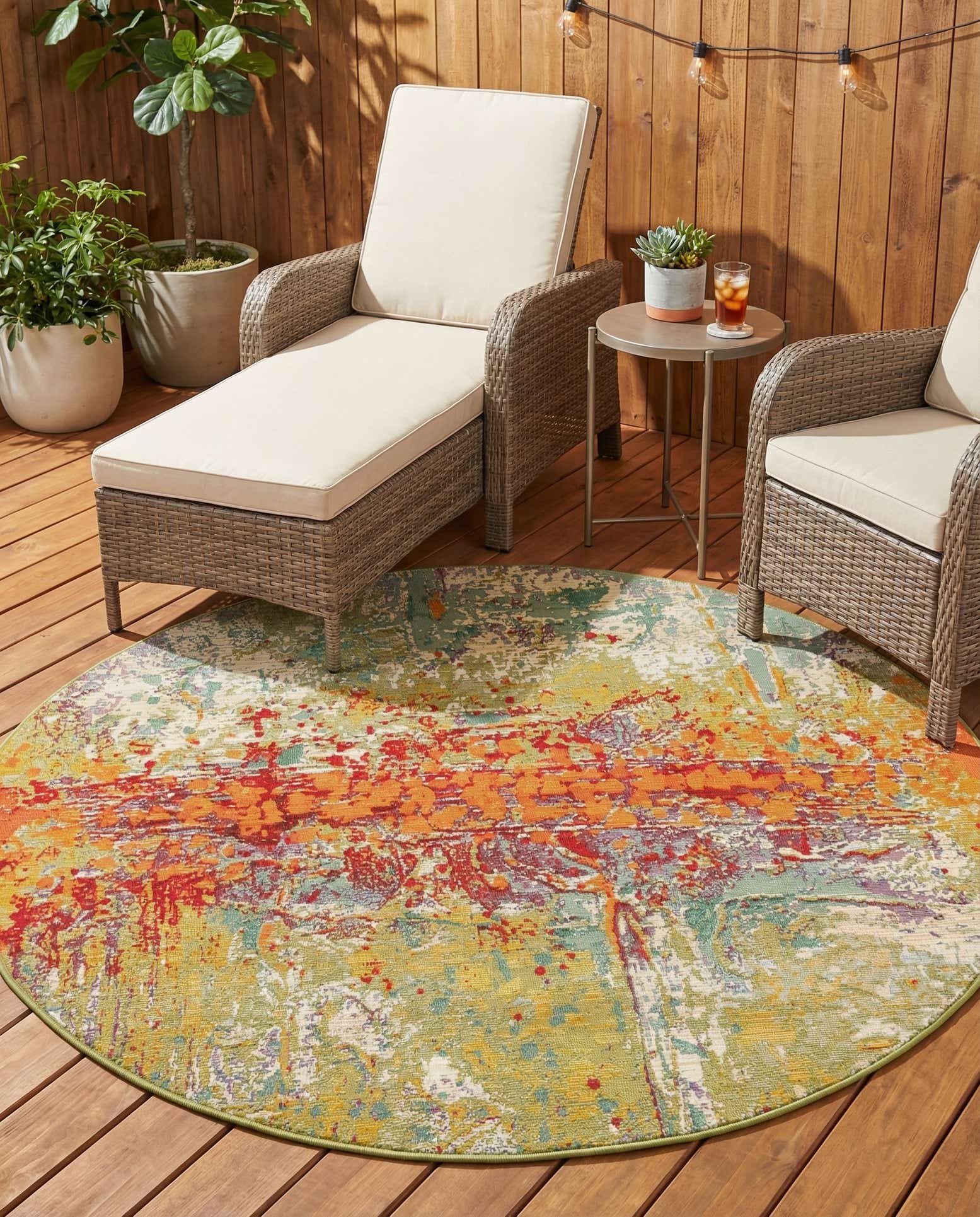 5' x 5' Easy-Clean Modern Indoor / Outdoor Round Rug