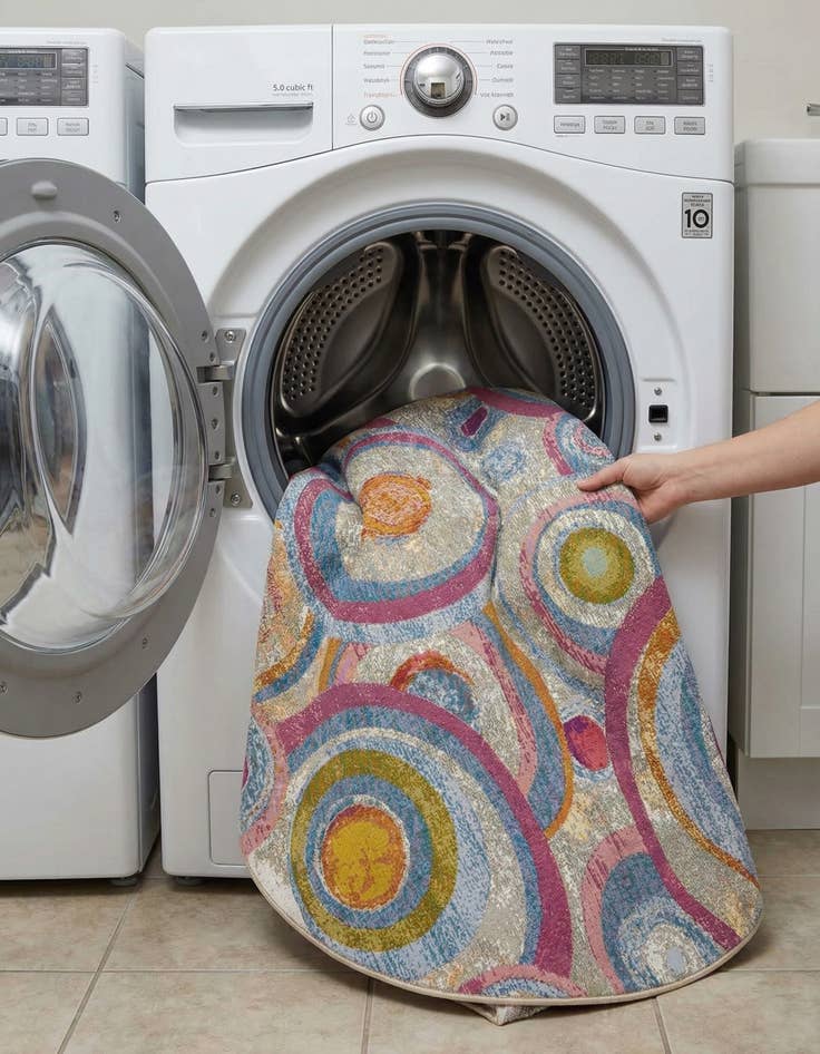 Detail image of  7' 10 x 7' 10  Washable Modern Indoor / Outdoor Round Rug