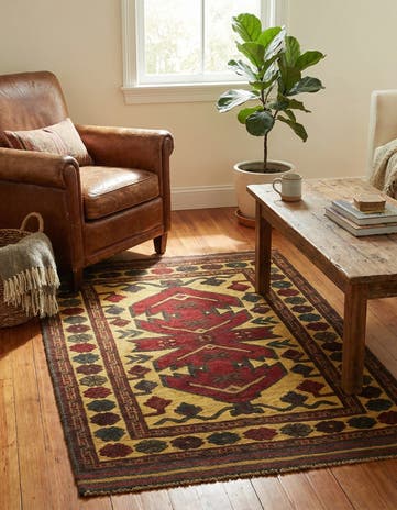 2' 10 x 4' 7 Hand Knotted Sumak Wool Rug