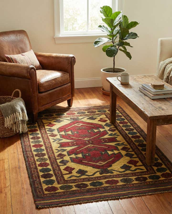 2' 10 x 4' 7 Hand Knotted Sumak Wool Rug