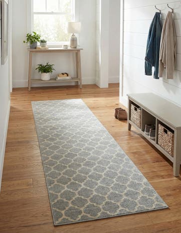 2' 7 x 10' Lattice Runner Rug