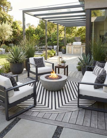 12' x 12' Easy-Clean Modern Indoor / Outdoor Round Rug