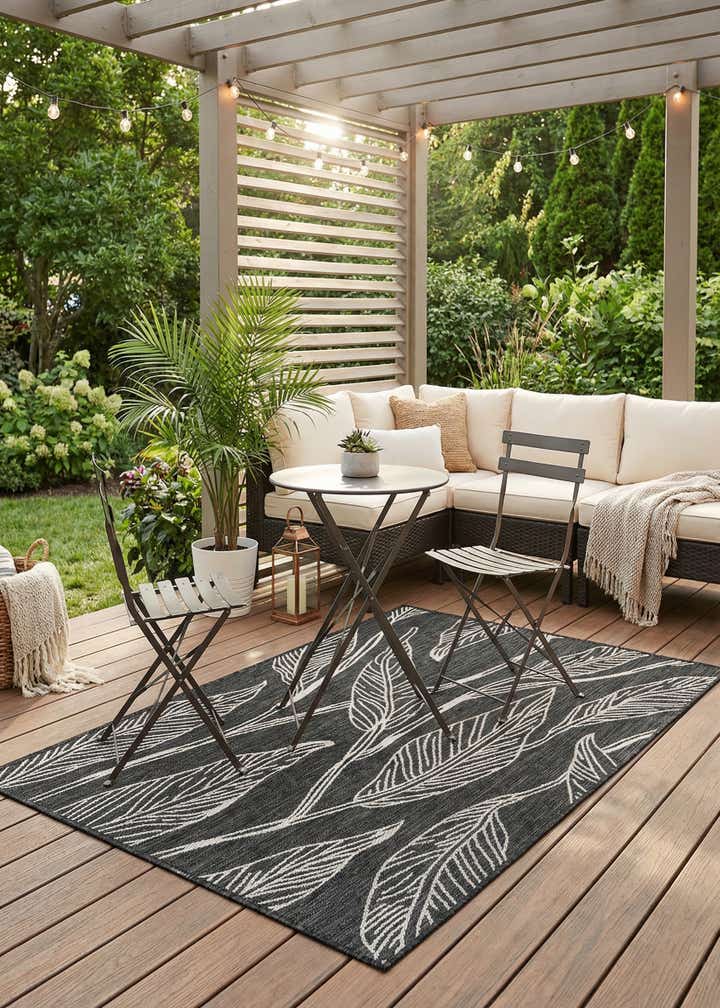 4' x 6' Easy-Clean Botanical Indoor / Outdoor Rug