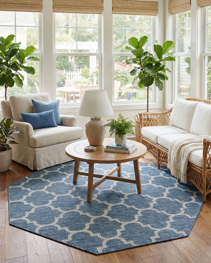7' 10 x 7' 10 Easy-Clean Lattice Indoor / Outdoor Octagon Rug