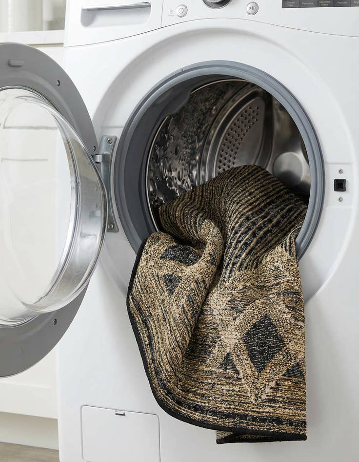 Detail image of 3' 3 x 5' 3  Washable Modern Indoor / Outdoor Rug