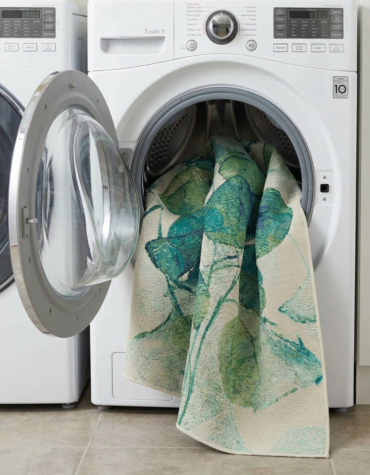 Detail image of 4' x 6'  Washable Botanical Indoor / Outdoor Rug