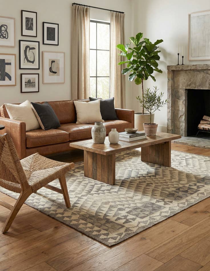 Detail image of  4' 1 x 5' 10  Hand Woven Kilim Maymana Wool Rug