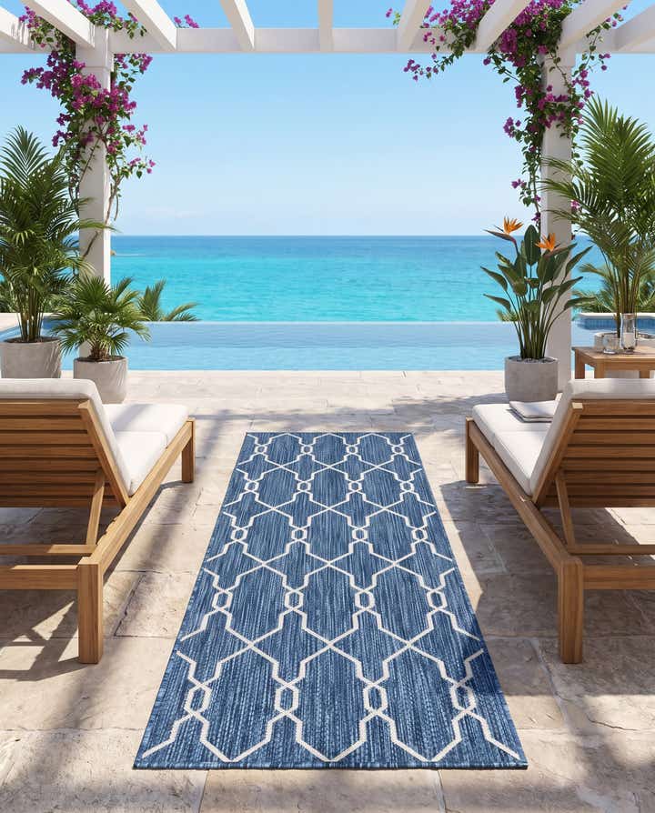 2' x 6' Easy-Clean Lattice Indoor / Outdoor Runner Rug