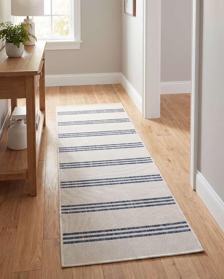 2' x 6' Easy-Clean Jill Zarin Anguilla Indoor / Outdoor Runner Rug