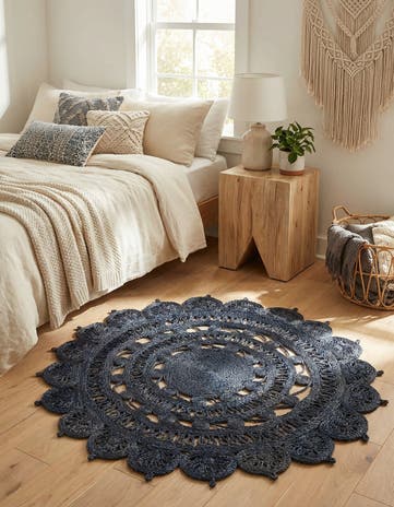 4' 1 x 4' 1 Handmade Braided Jute Round Rug