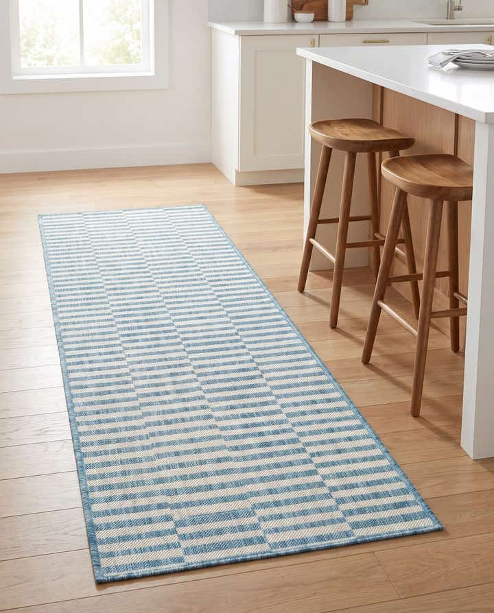 2' x 6' Easy-Clean Striped Indoor / Outdoor Runner Rug