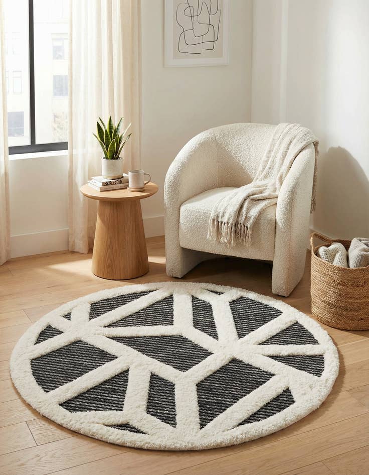 Detail image of 3' x 3' Prismatic Round Rug