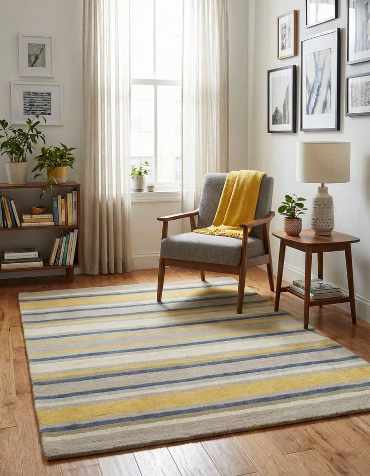 Detail image of 4' x 5' 6 Luna Wool Rug