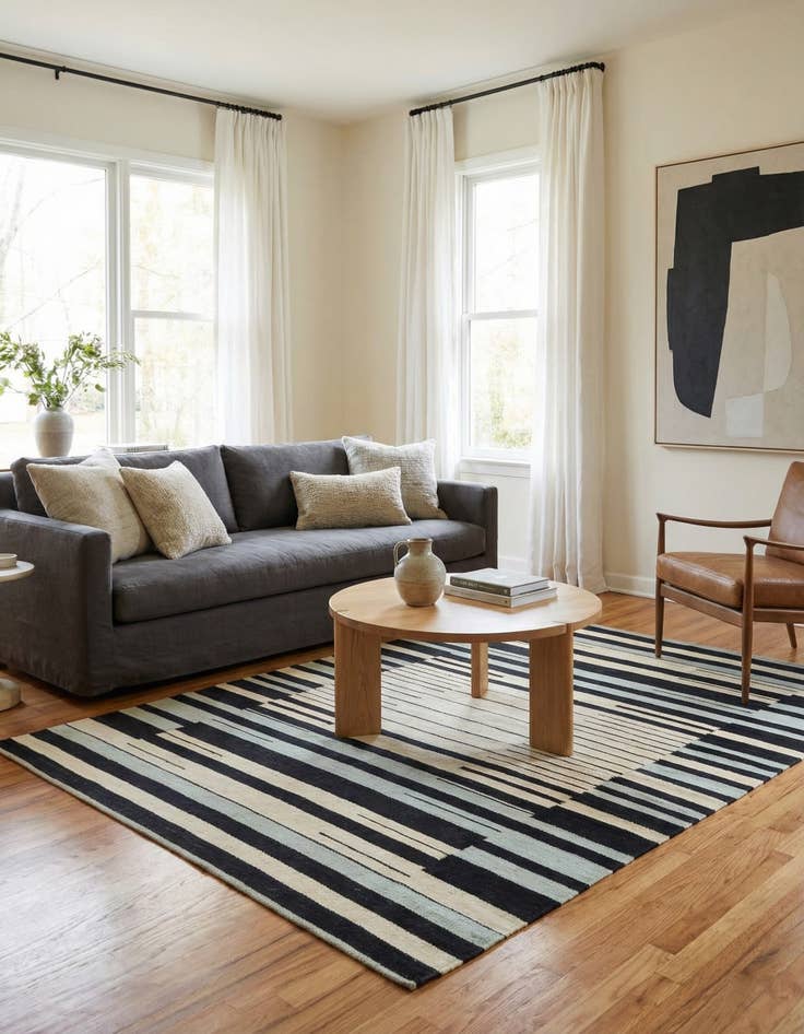 Detail image of 4' 4 x 5' 10  Hand Woven Kilim Modern Wool Rug