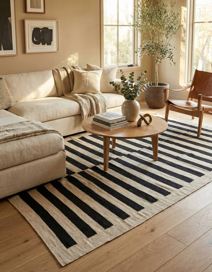 Detail image of 5' 6 x 7' 10  Hand Woven Kilim Modern Wool Rug