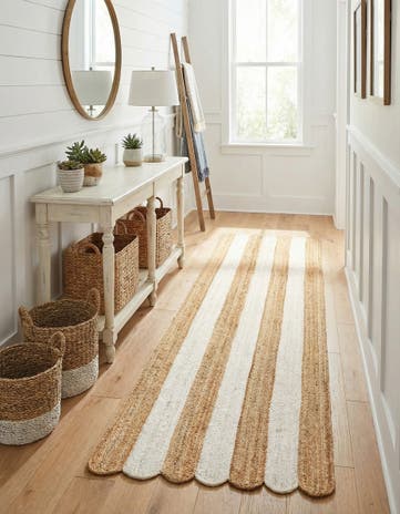 Natural and Ivory Handmade Scallop Braided Jute Runner Rug