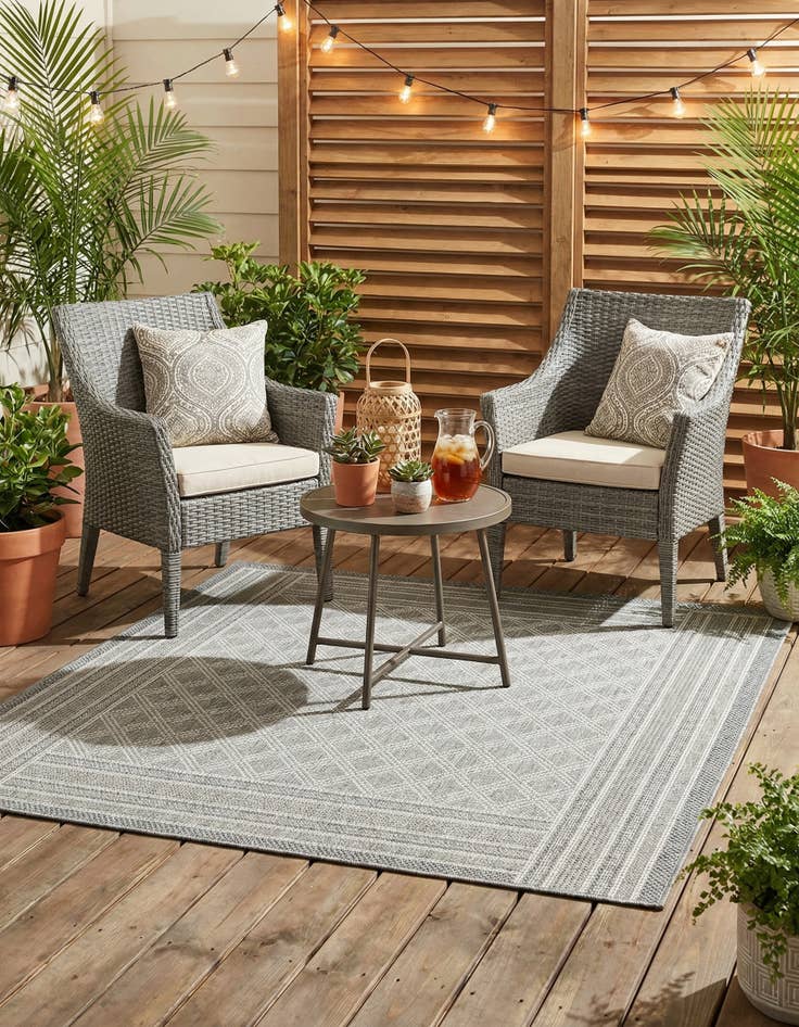 Detail image of 5' 1 x 5' 1  Washable Trellis Indoor / Outdoor Square Rug