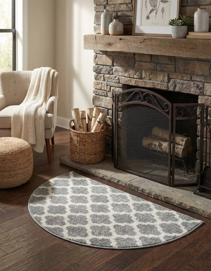 Detail image of 2' 2 x 3' 7 Lattice Hearth Rug