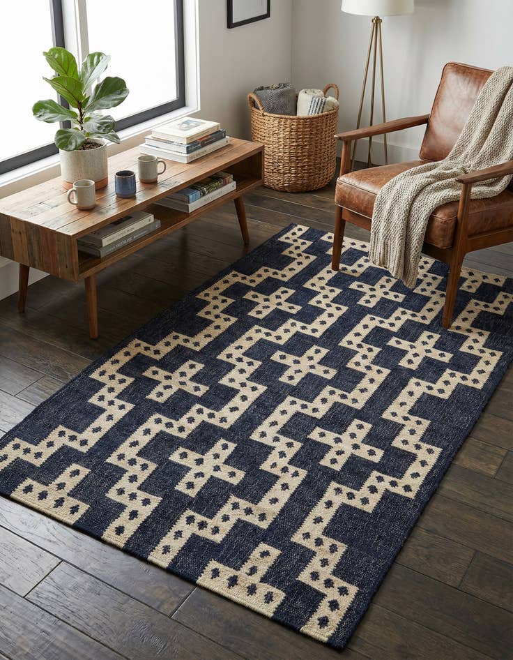 Detail image of 4' 1 x 6' 1 Hand Woven Kilim Wool Rug