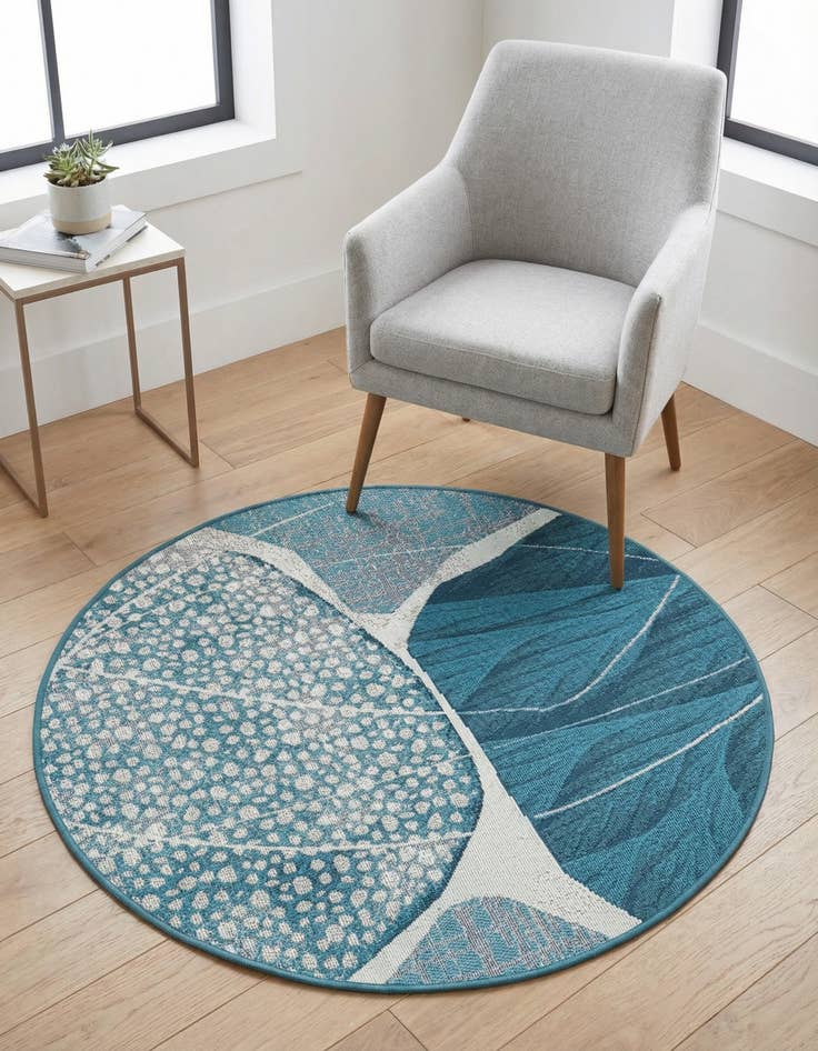 Detail image of 3' 3 x 3' 3 Easy-Clean Modern Indoor / Outdoor Round Rug