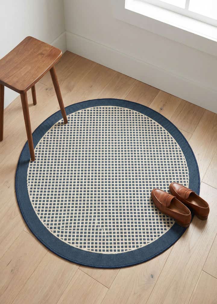 3' x 3' Easy-Clean Border Indoor / Outdoor Round Rug