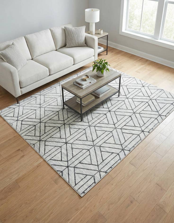 Detail image of 7' 10 x 7' 10 Lattice Trellis Square Rug