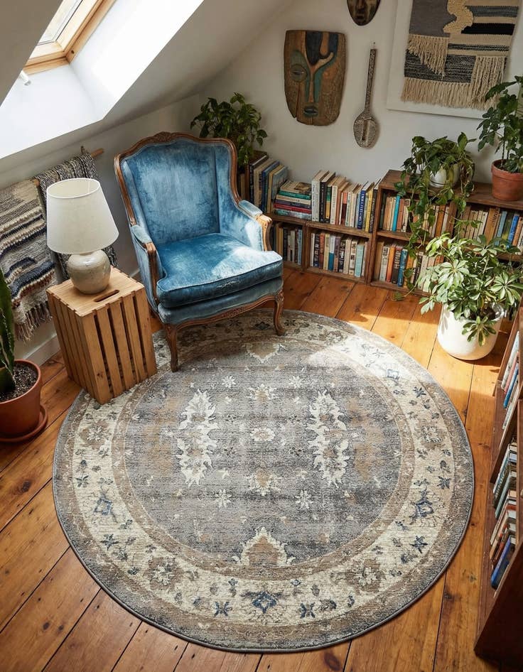 Detail image of 5' x 5' Vienna Round Rug